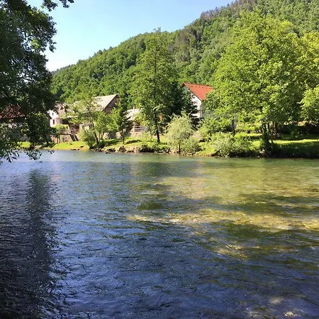 Сasa de vacaciones Holiday River Kupa Turke